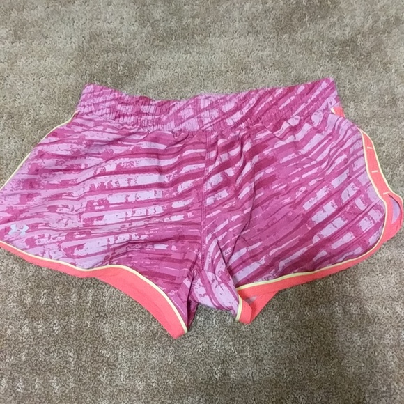 Under Armour Pants - Under Armor shorts, size women's small